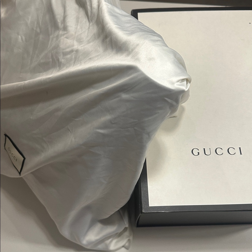 Gucci Beige and Brown Tote with Iconic Stripes - Picture 12 of 14